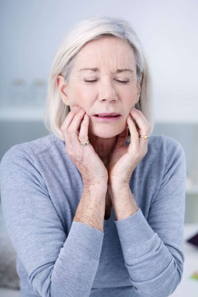senior-jaw-pain-1024